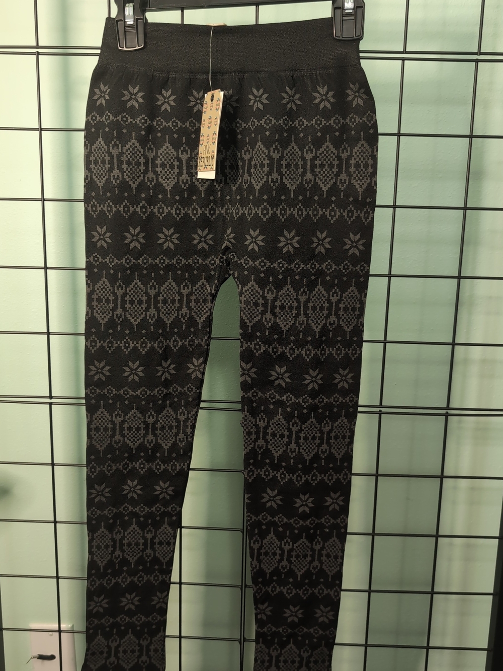 Pink Republic Fair Isle Snowflake Leggings Black Gray Size S 7/8 NWT